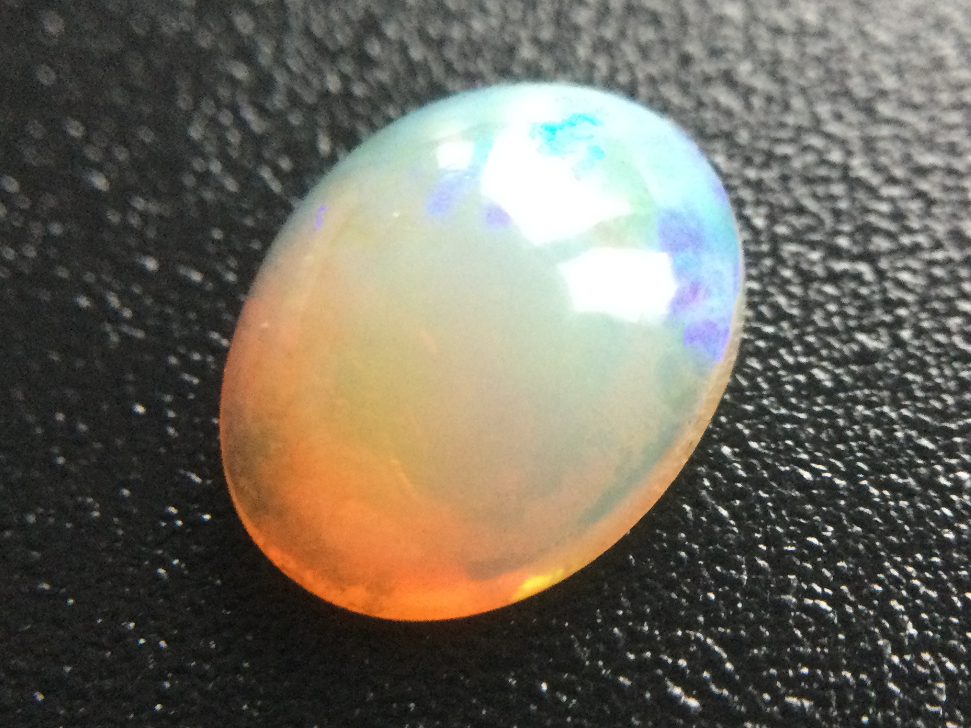 Konvolut von 10 Ethiopischen Welo -Crystal Opalen - 7.30 ct .B308