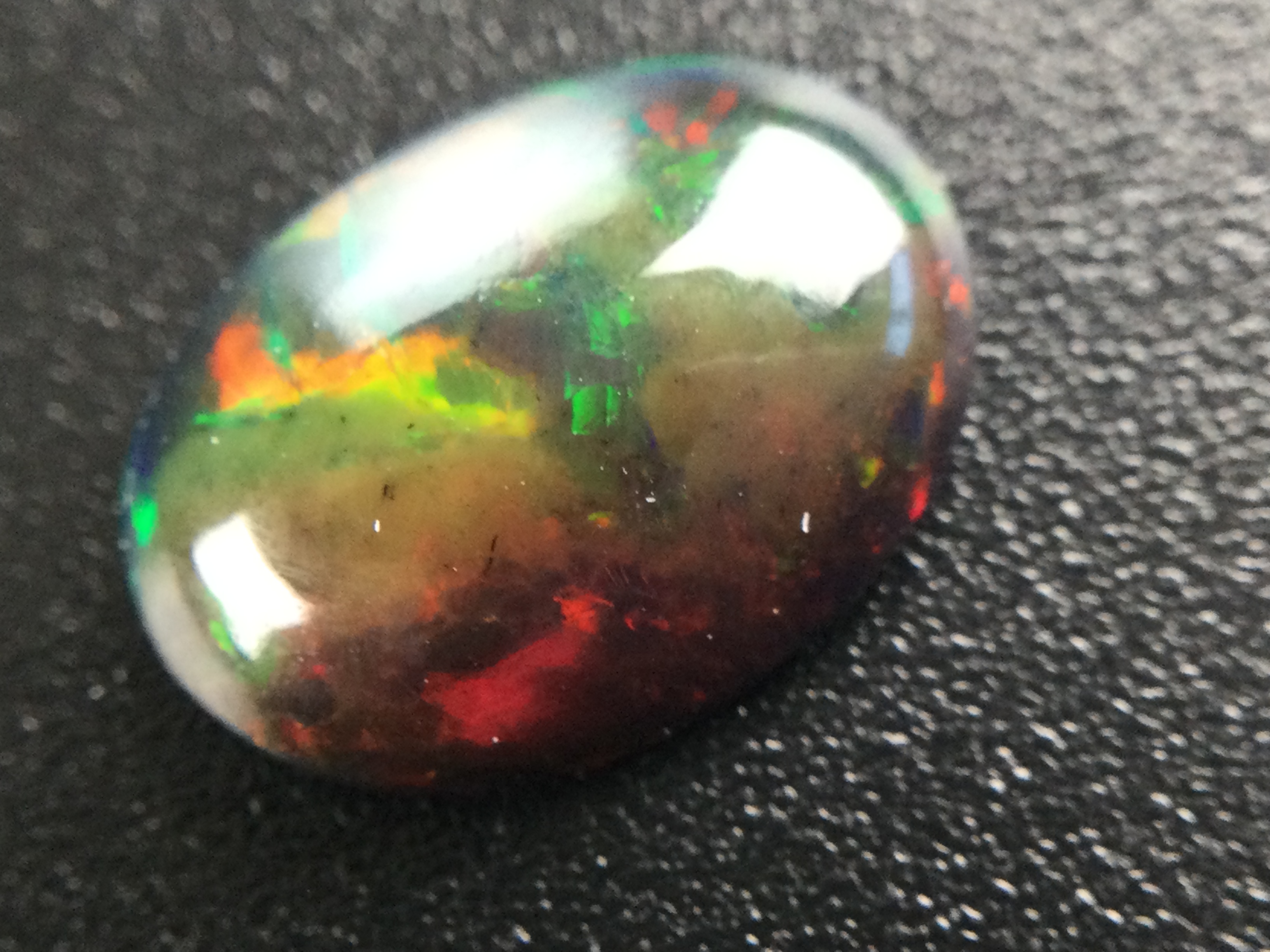 Natural Black Opal-Welo - 1.45 ct (Ethiopien) B106