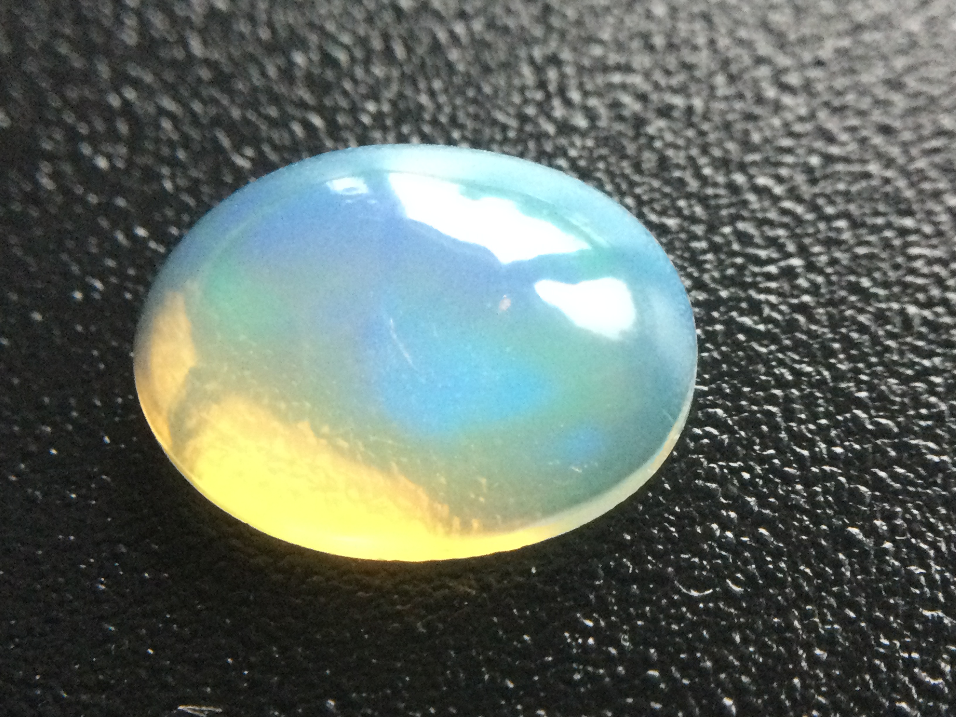 Konvolut von 10 Ethiopischen Welo -Crystal Opalen - 7.30 ct .B308