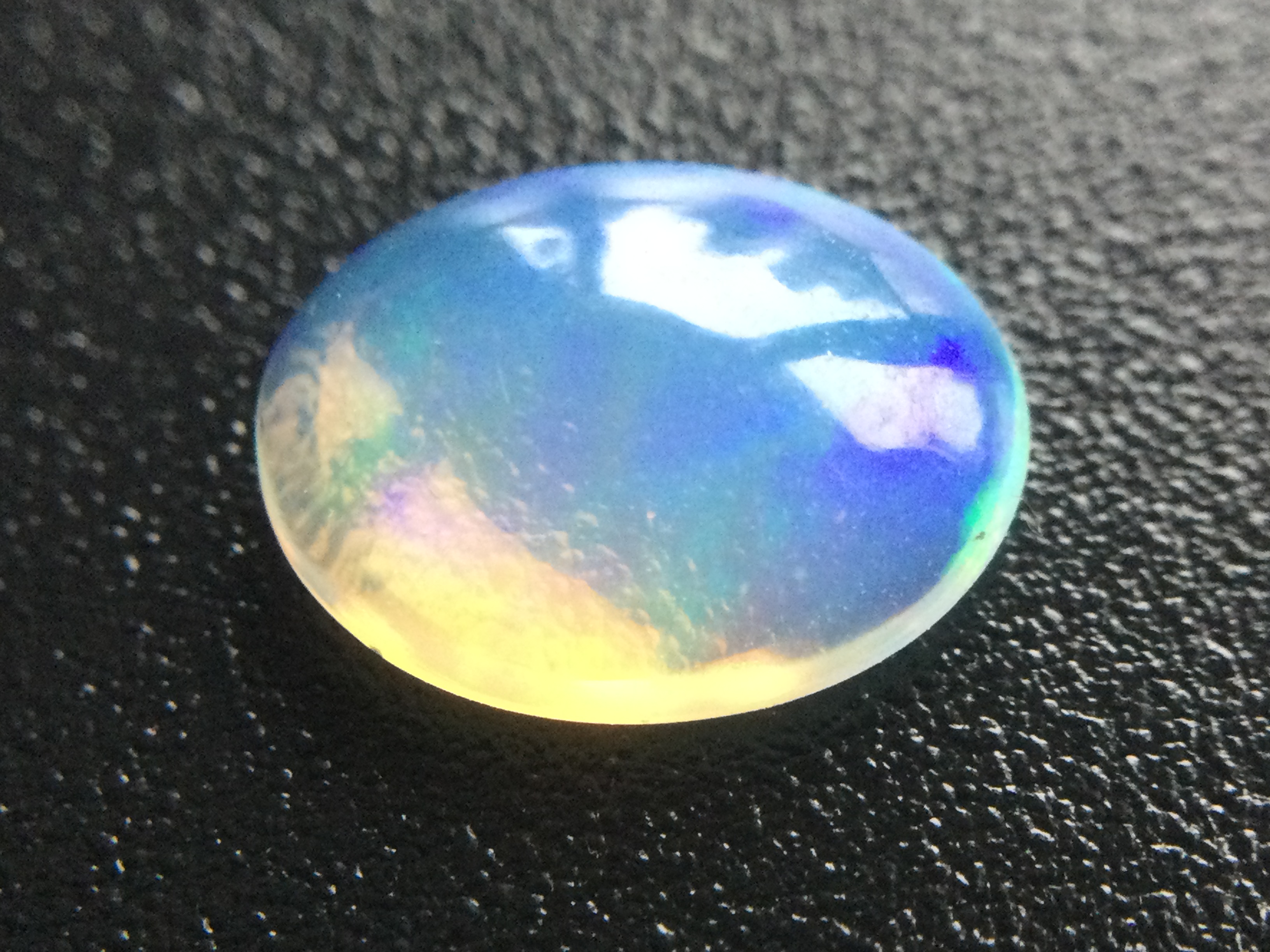 Konvolut von 10 Ethiopischen Welo -Crystal Opalen - 7.30 ct .B308