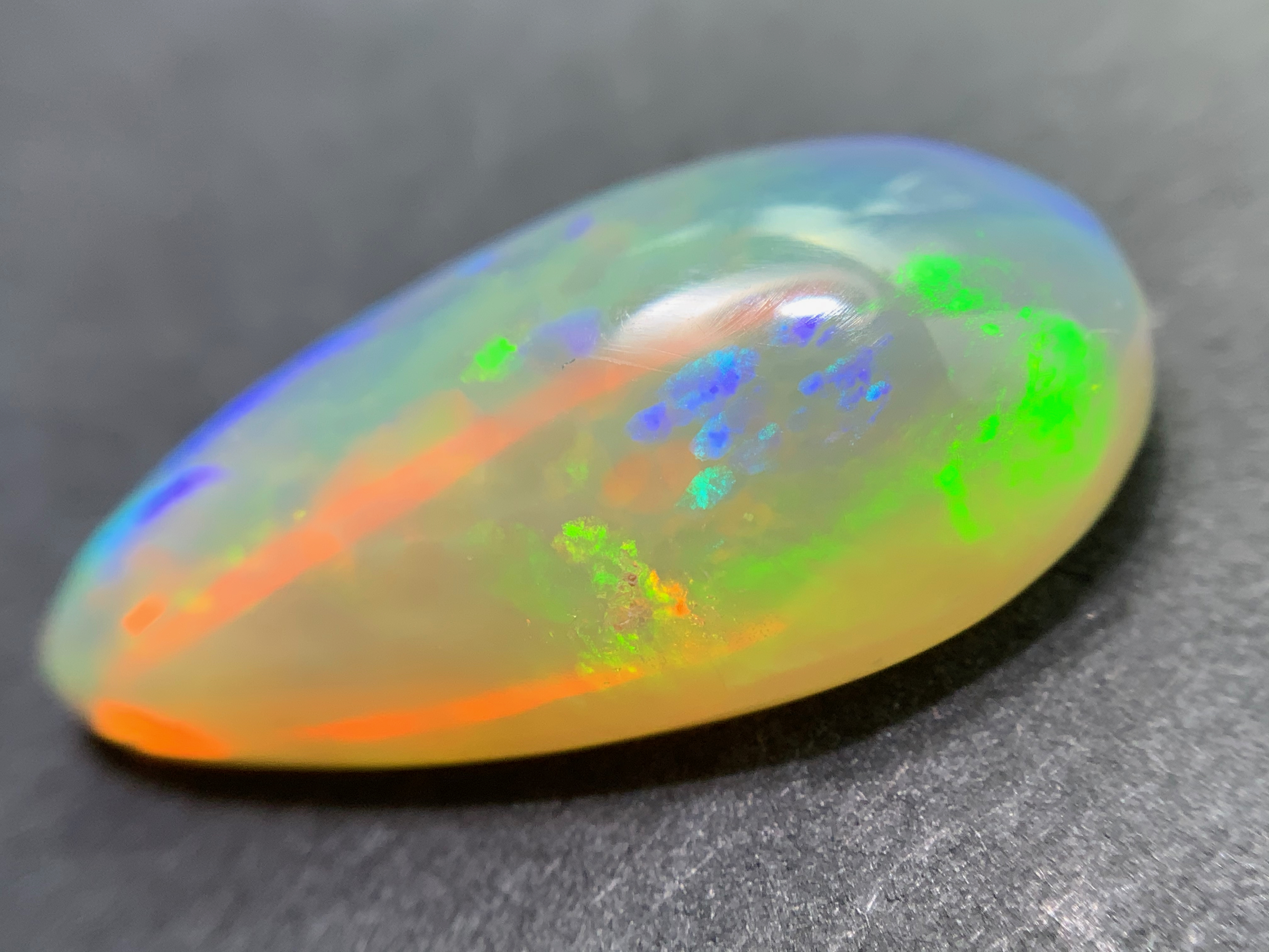 1 pcs  Crystal Opal -Welo - 4.44 ct - B 592