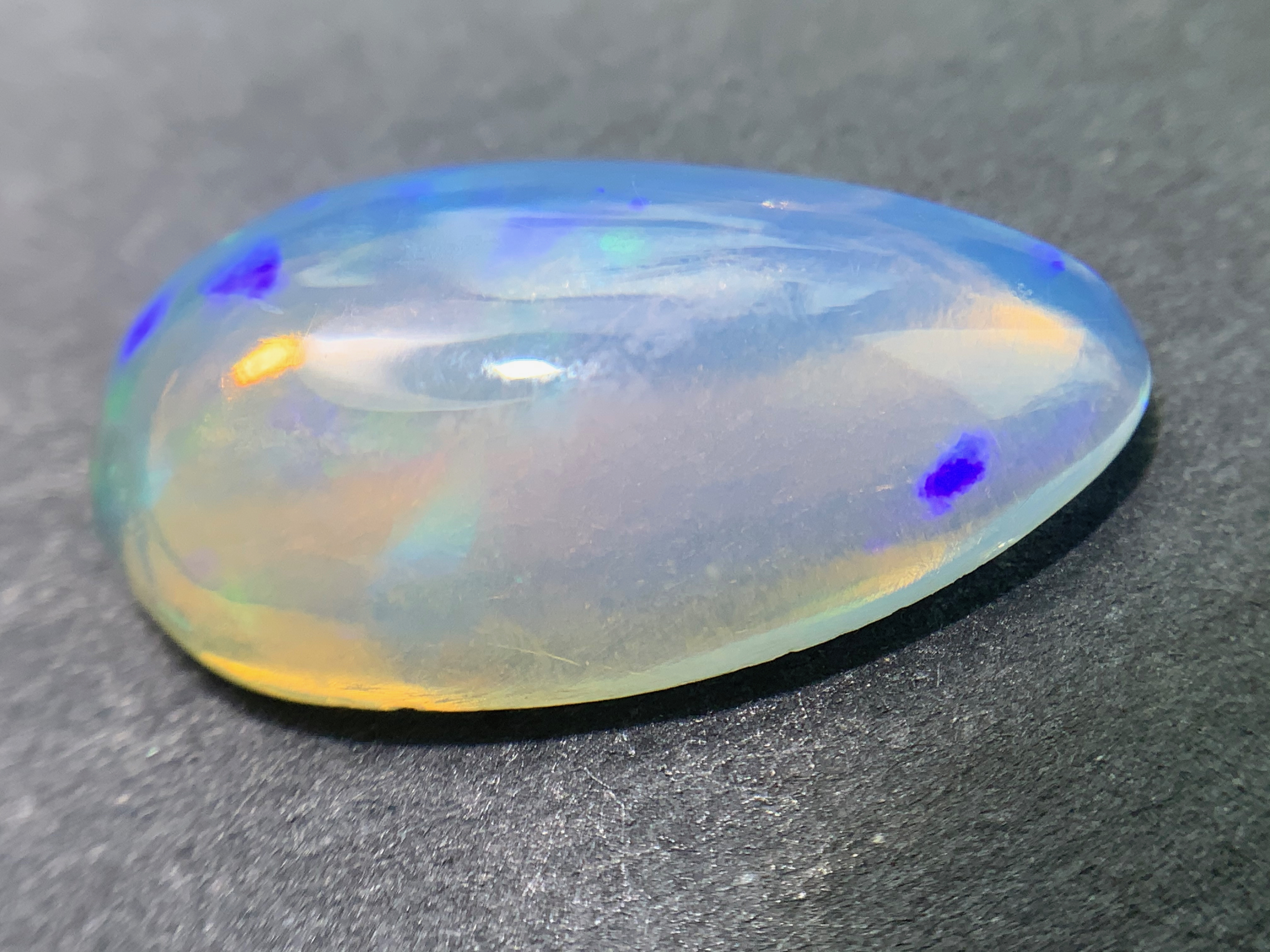 1 pcs Crystal Opal -Welo - 2.61 ct - B 543