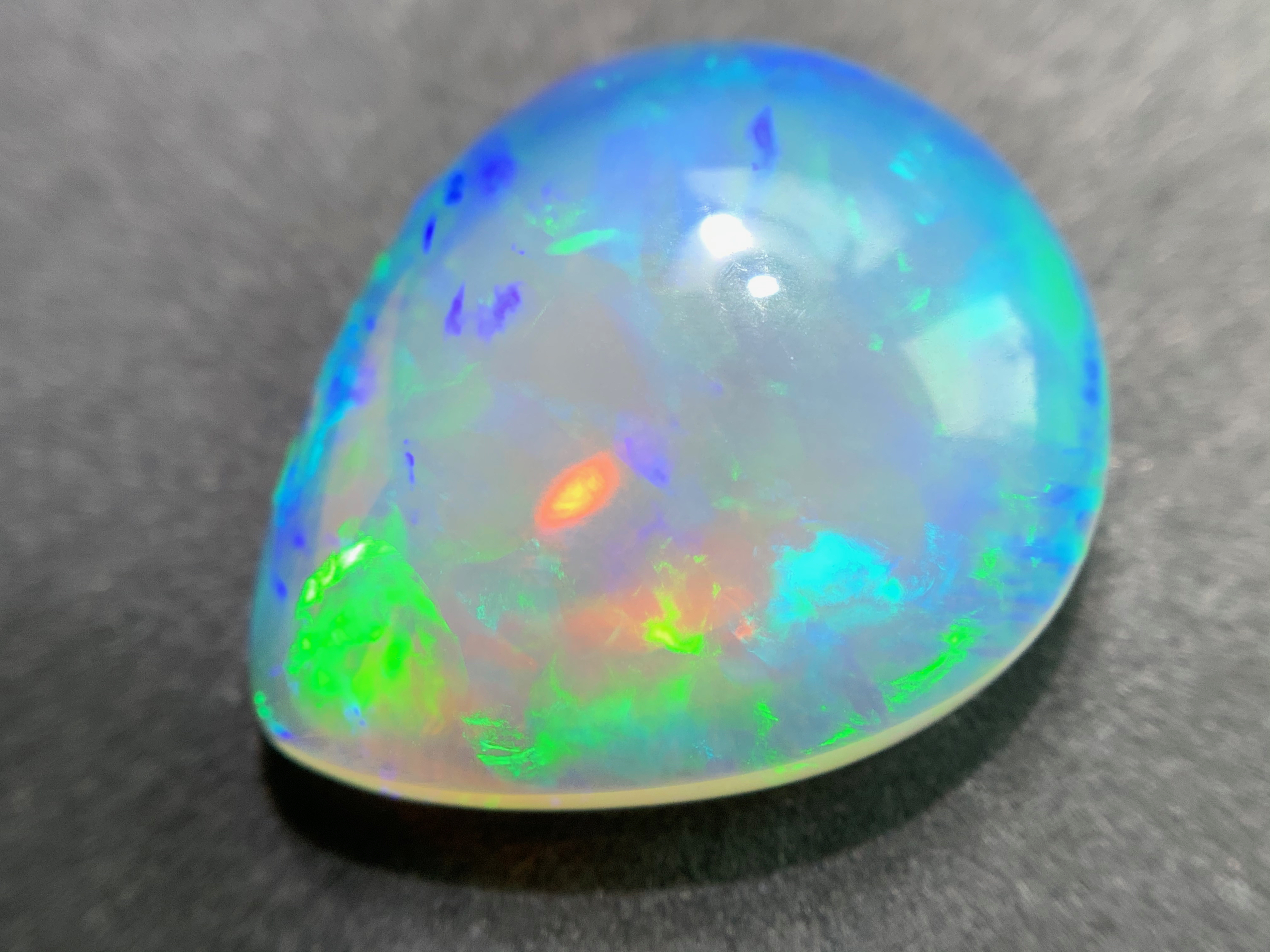 1 pcs Rare Qualität !! Crystal Opal -Welo - 6.39 ct - B 600