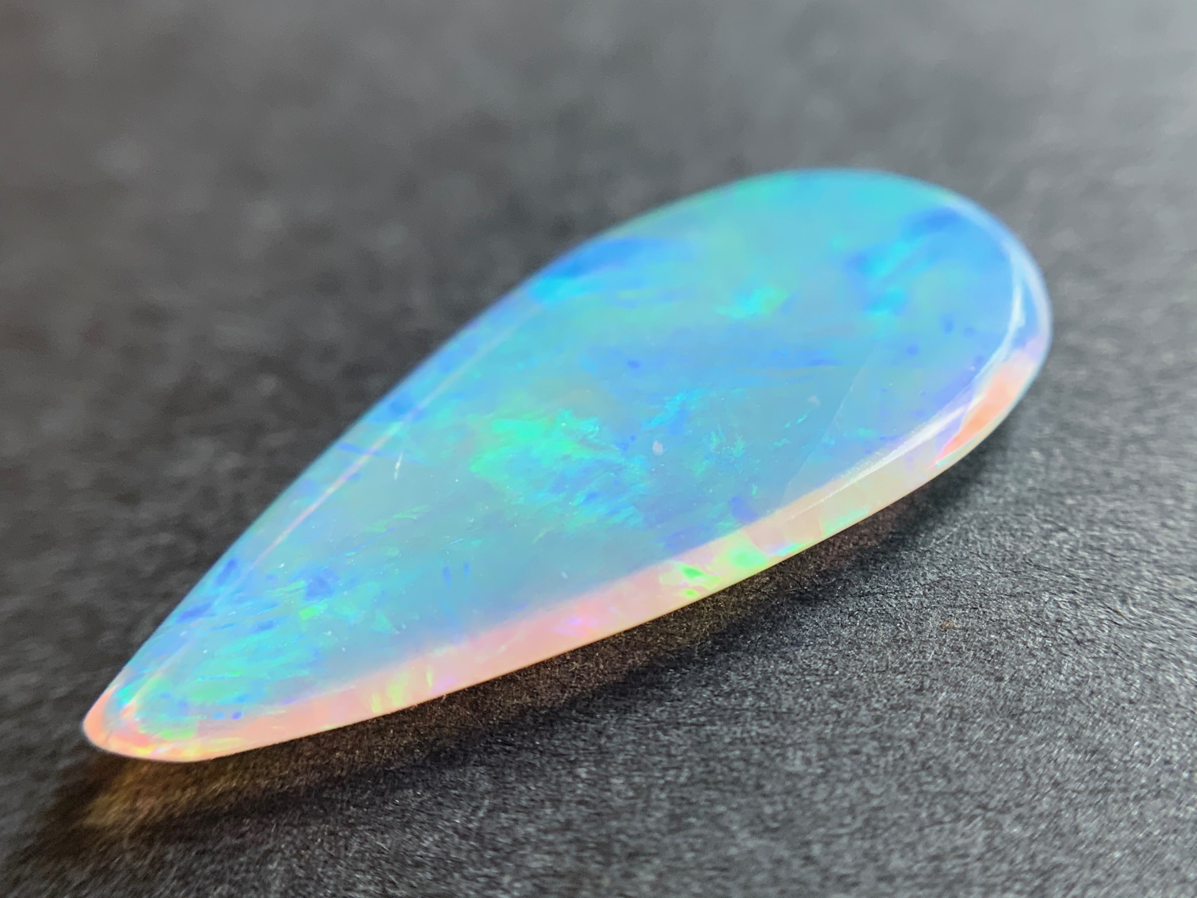 1 pcs Crystal Opal -Welo - 1.55 ct - B 604