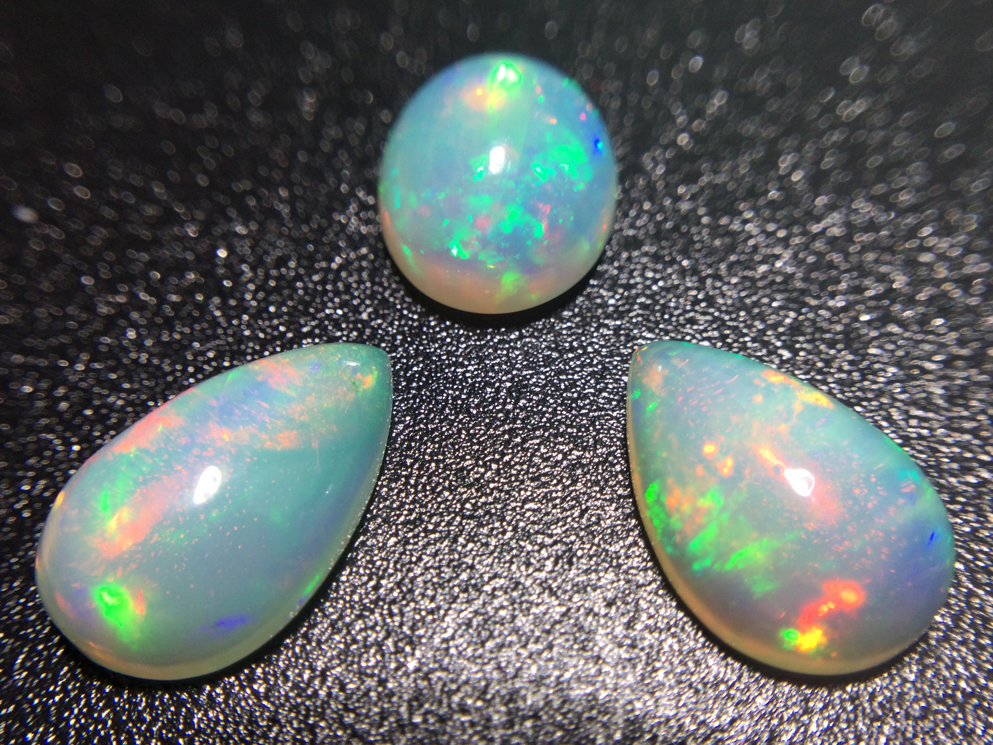 Konvolut von 3 Ethiopischen Welo -Crystal Opalen - 4.28 ct- B 190