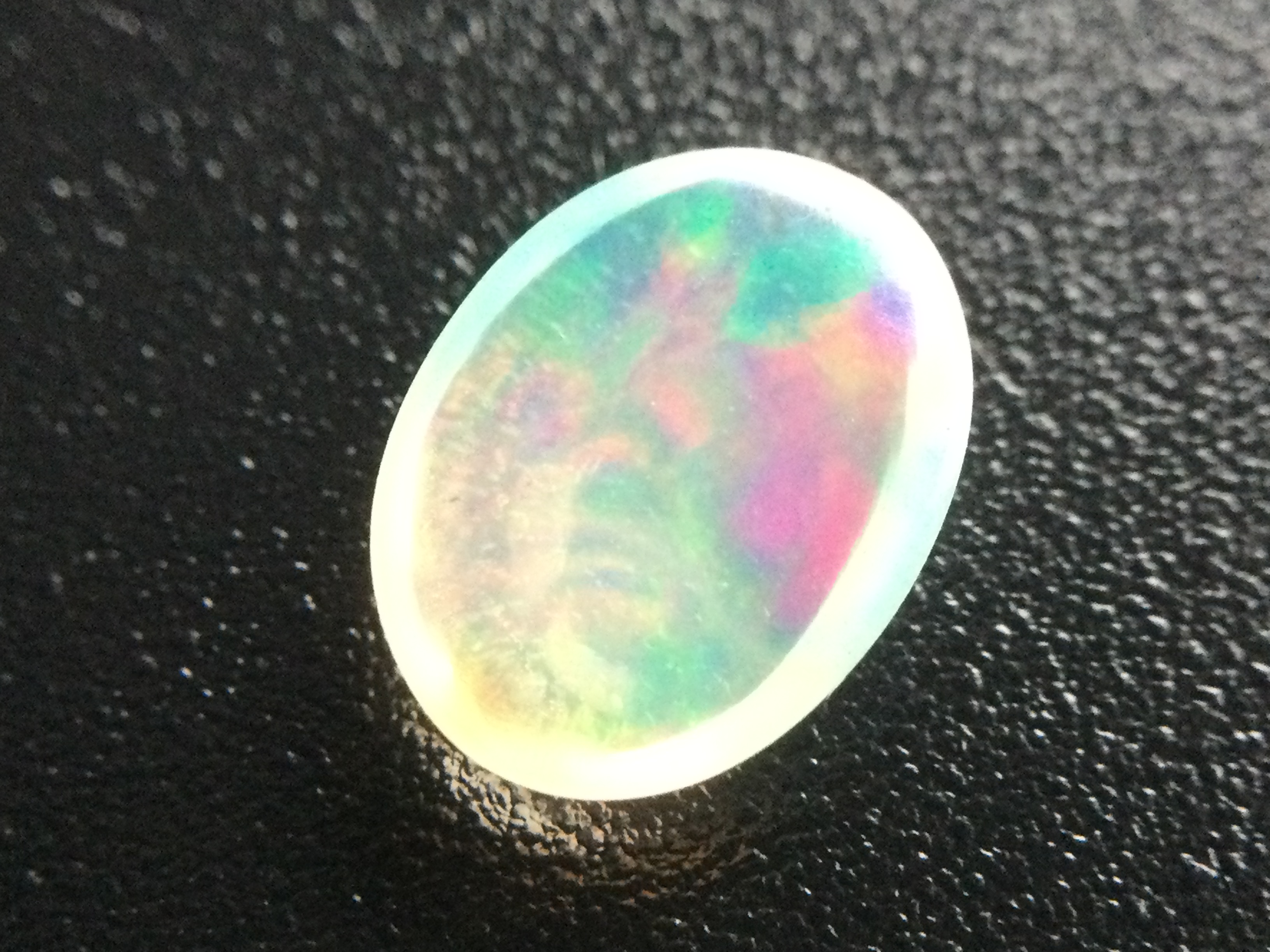 Konvolut von 10 Ethiopischen Welo -Crystal Opalen - 7.30 ct .B308