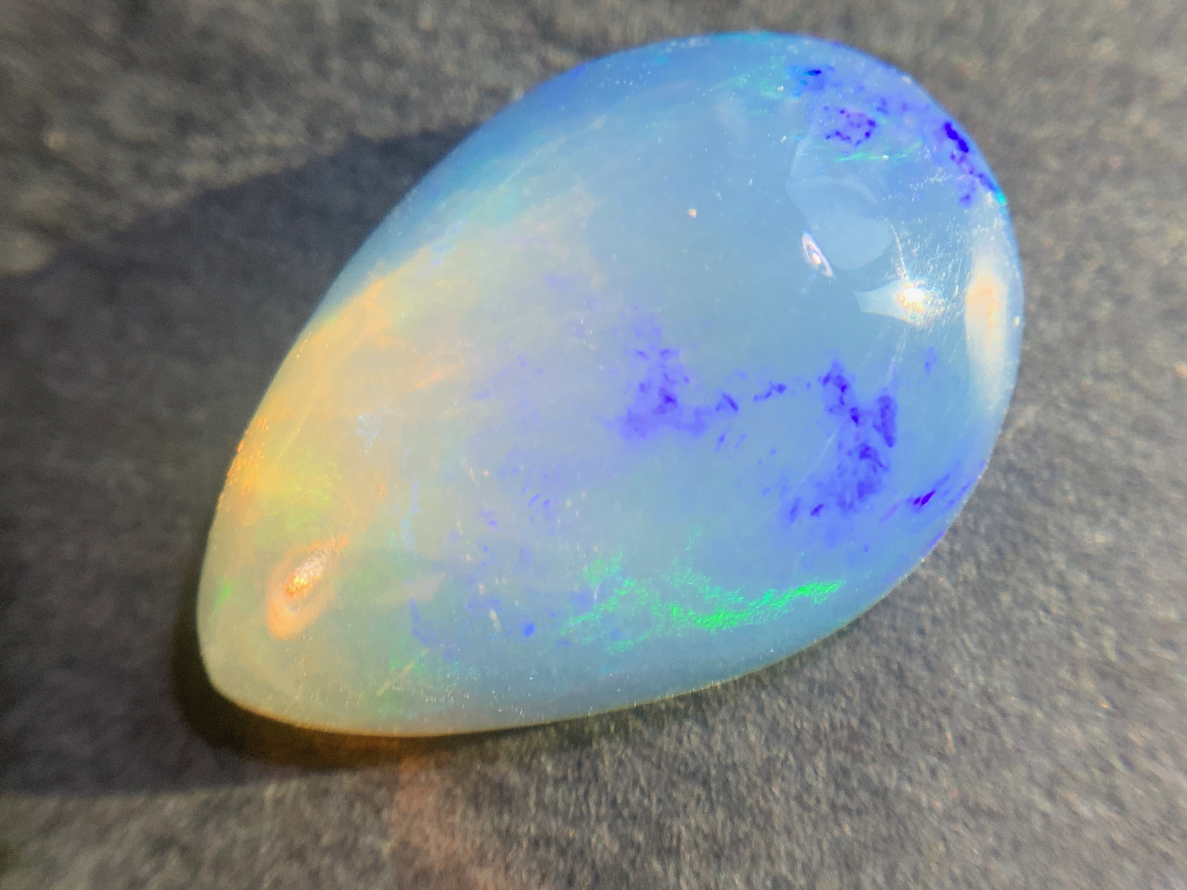 1 pcs Crystal Opal -Welo - 3.70 ct - B546
