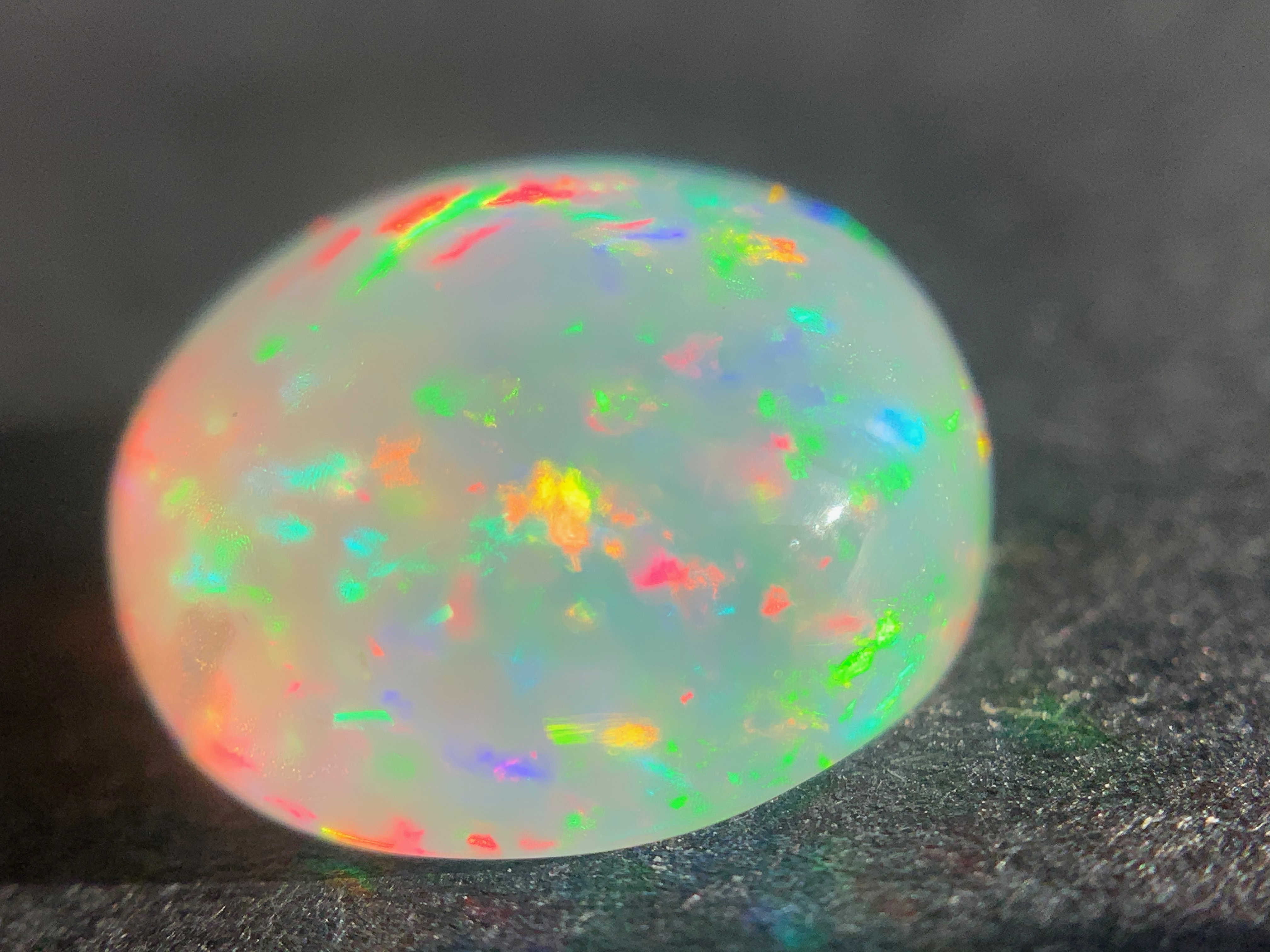 1 pcs Crystal Opal -Welo - 1.77 ct - B 605