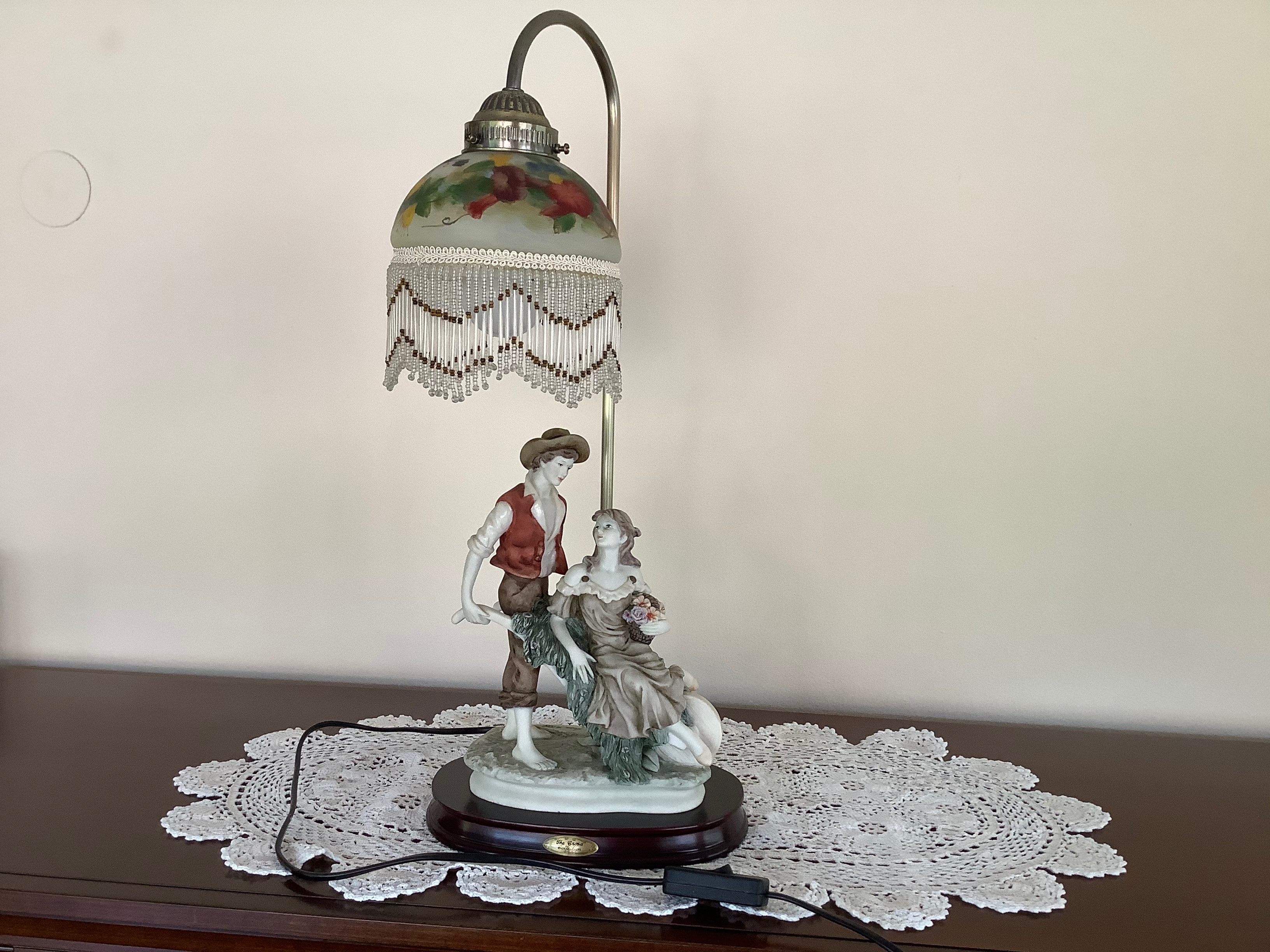 einzigartig schöne Tischlampe