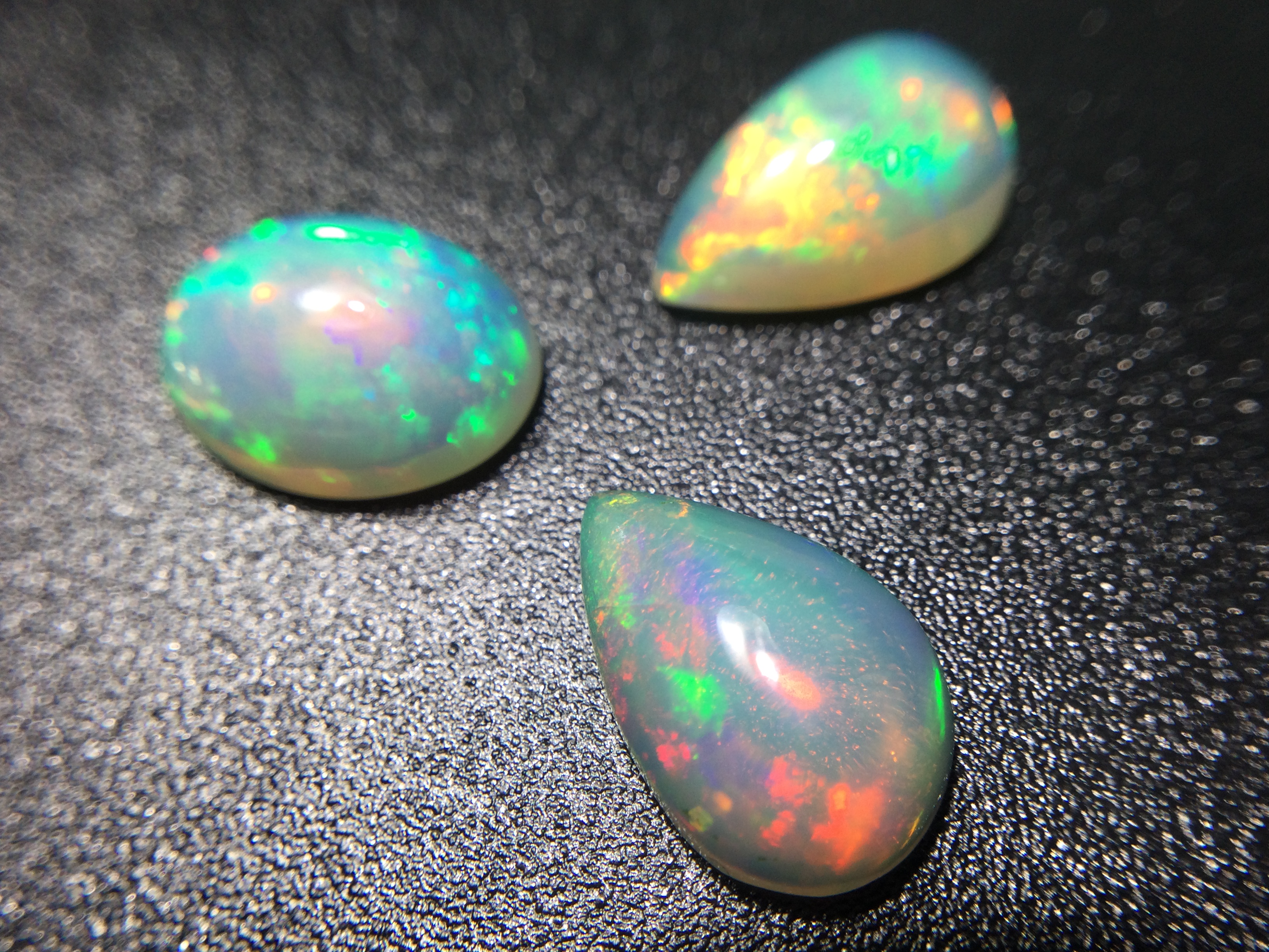 Konvolut von 3 Ethiopischen Welo -Crystal Opalen - 4.28 ct- B 190