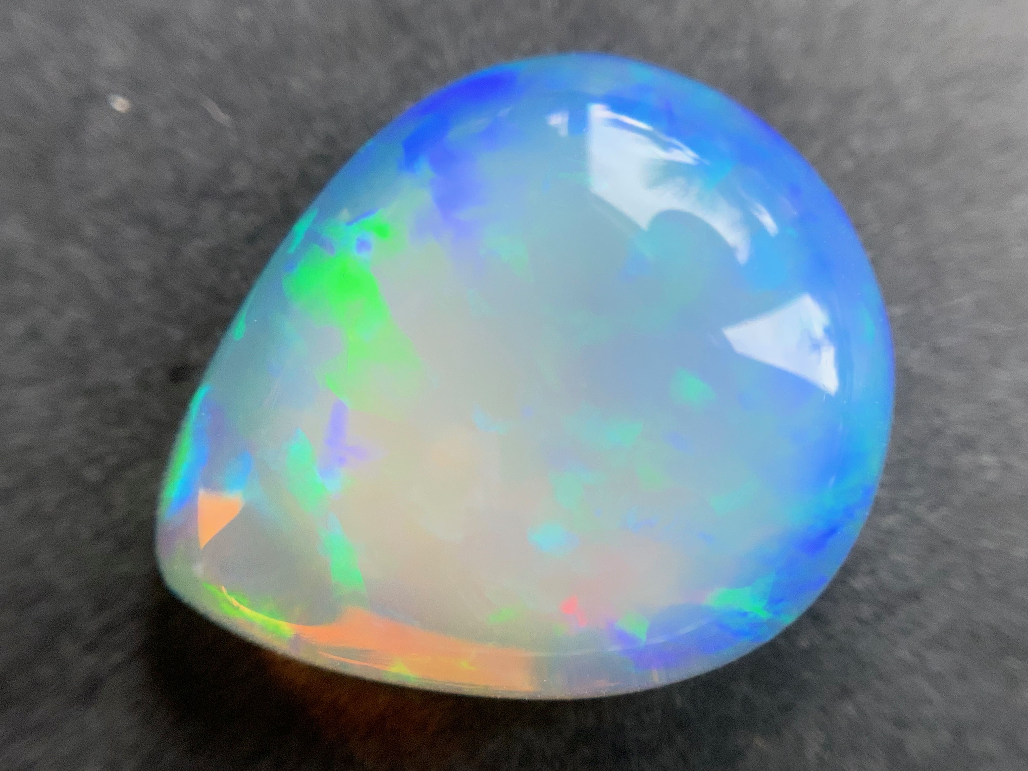 1 pcs Rare Qualität !! Crystal Opal -Welo - 6.39 ct - B 600