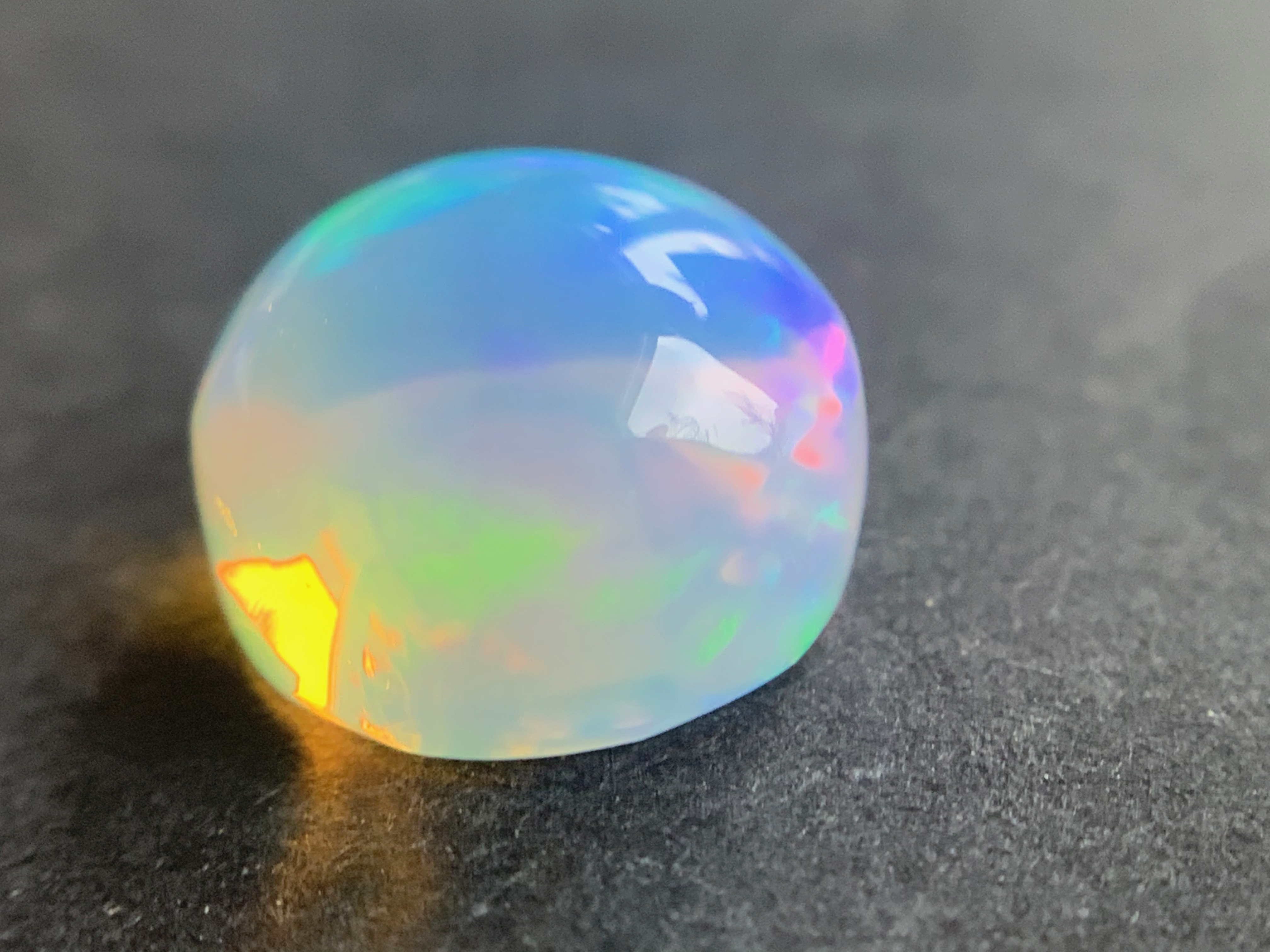 1 pcs Crystal Opal -Welo - 2.07 ct - B 585