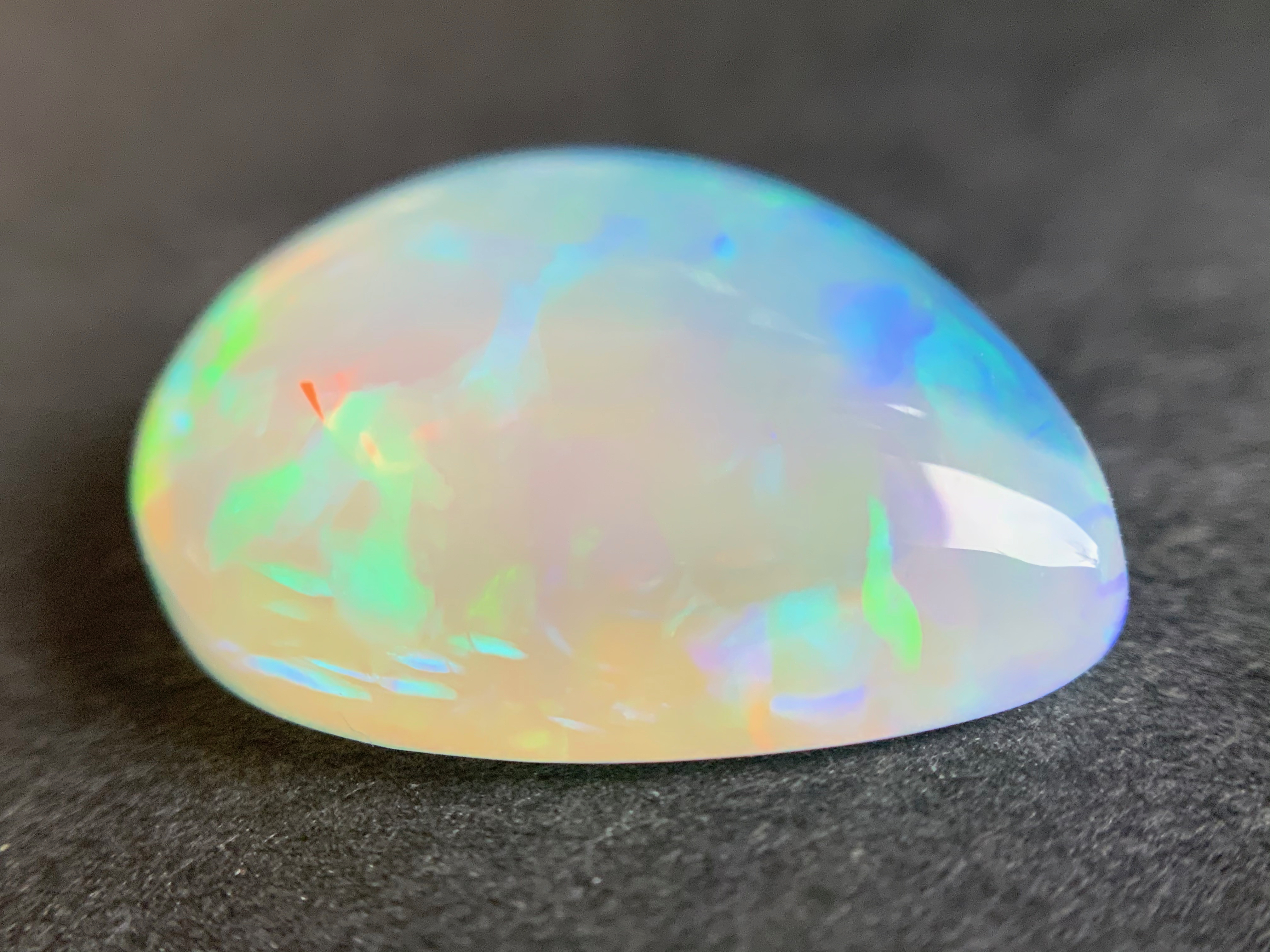 1 pcs Rare Qualität !! Crystal Opal -Welo - 6.39 ct - B 600