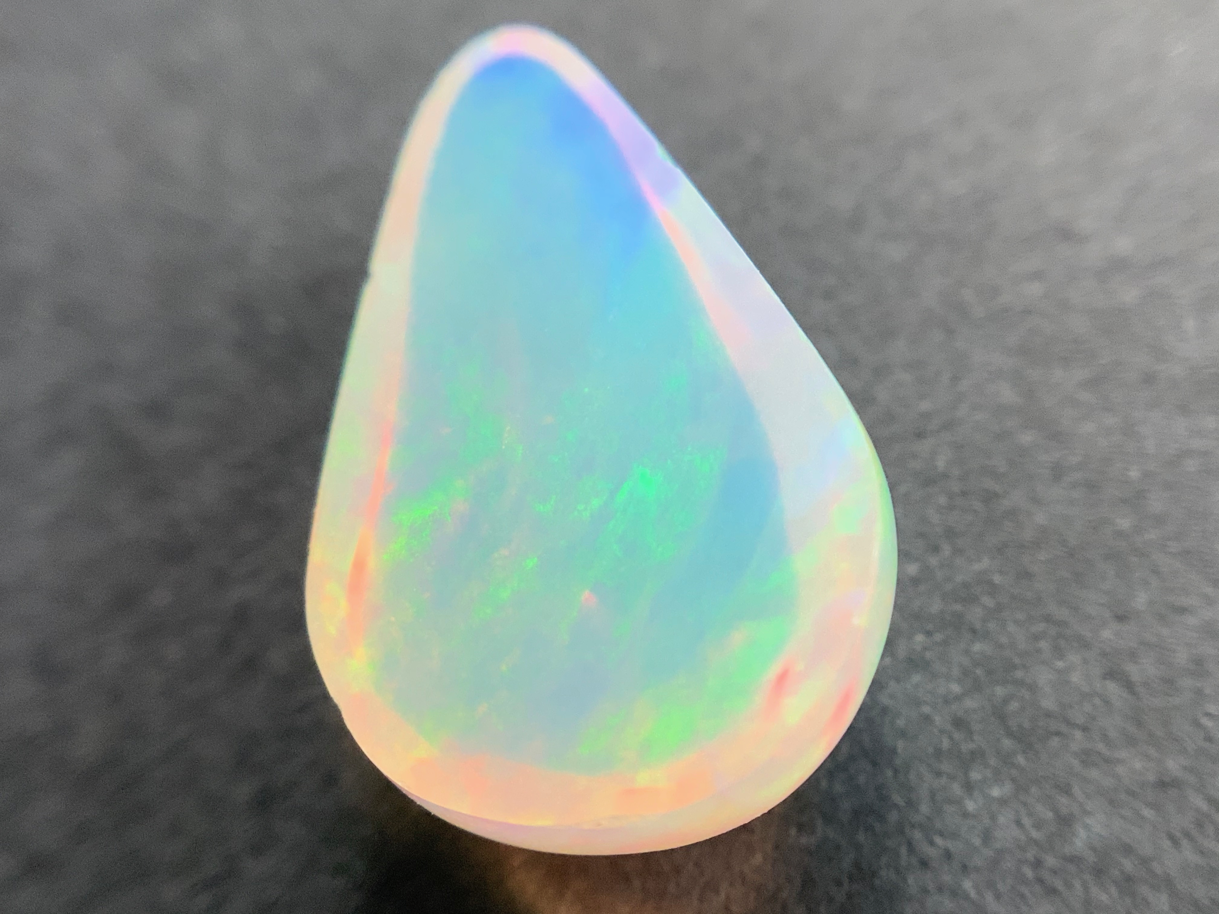 1 pcs Crystal Opal -Welo - 2.70 ct - B 595