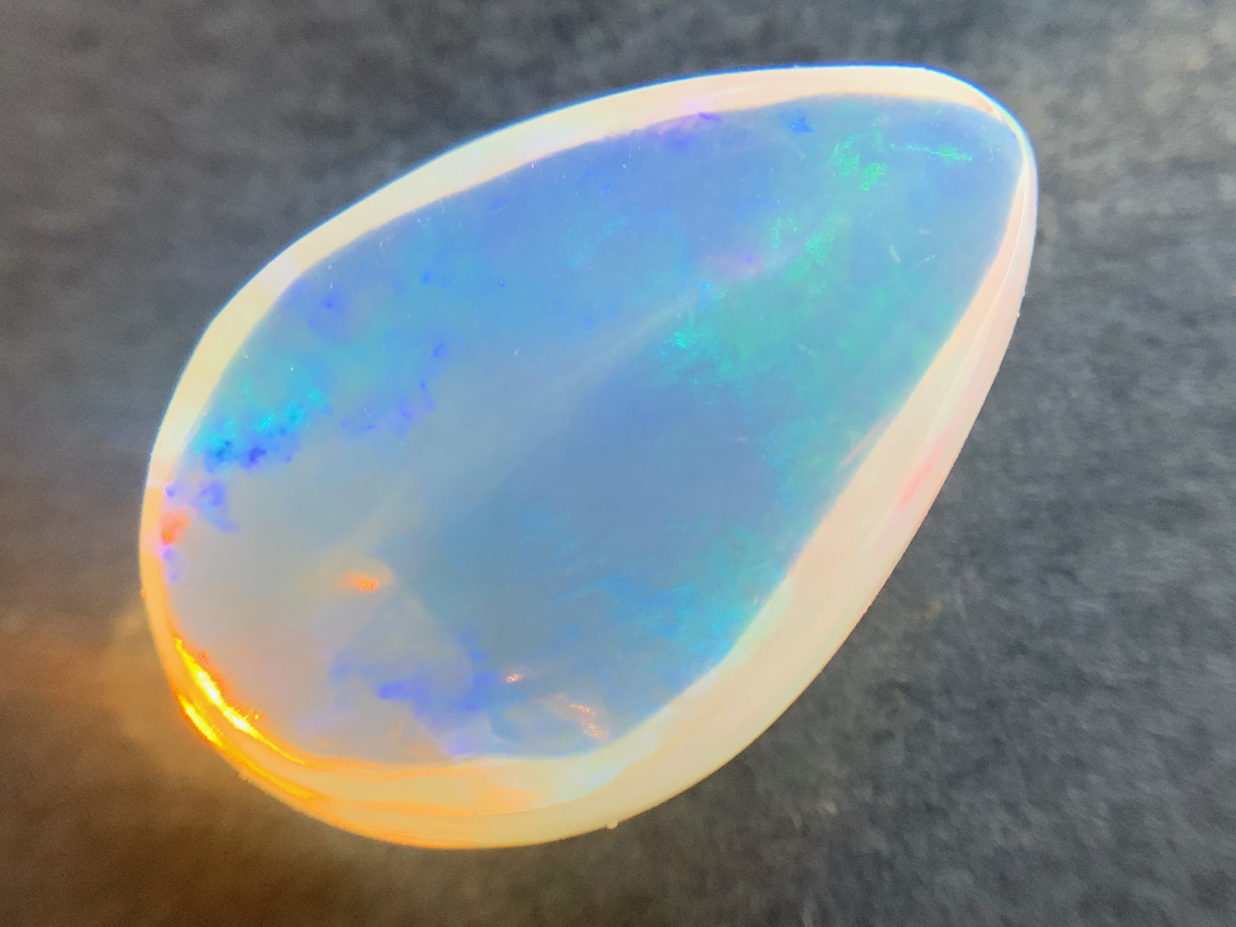 1 pcs Crystal Opal -Welo - 3.70 ct - B546