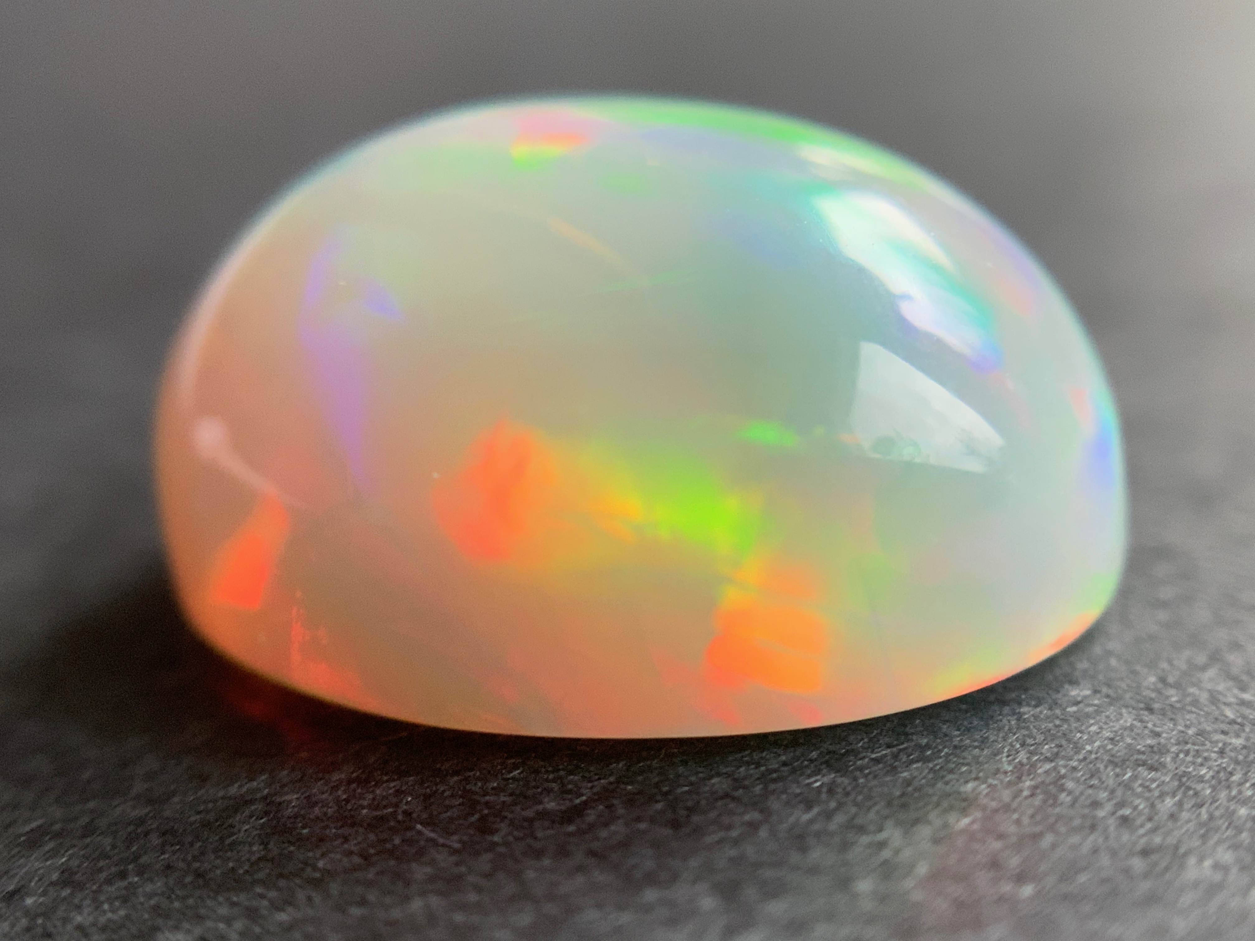 1 pcs Crystal Opal -Welo - 5.60 ct - B 584