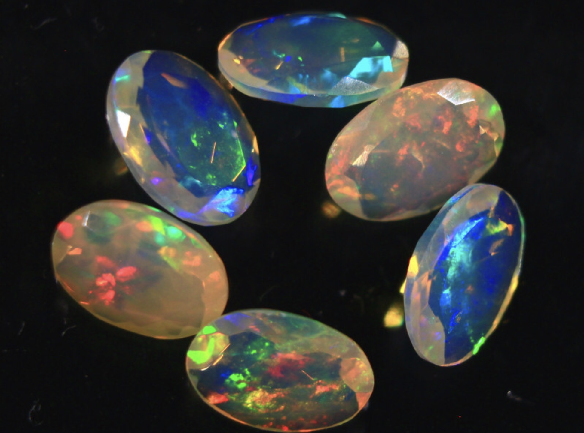  Konvolut von 6 ethiopischen( Welo) Crystal Opalen B 256 - 1.80 ct