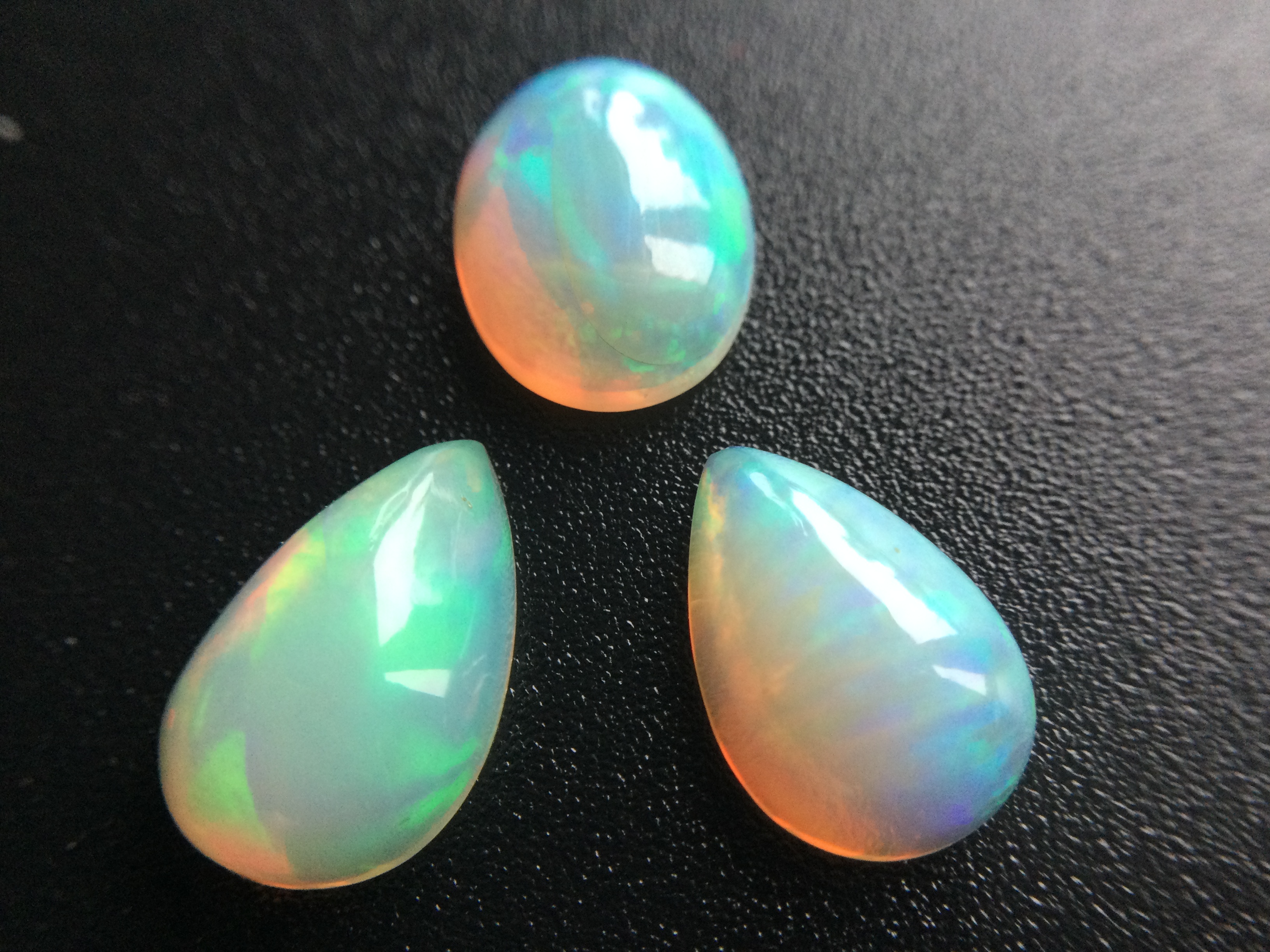 Konvolut von 3 Ethiopischen Welo -Crystal Opalen - 4.28 ct- B 190