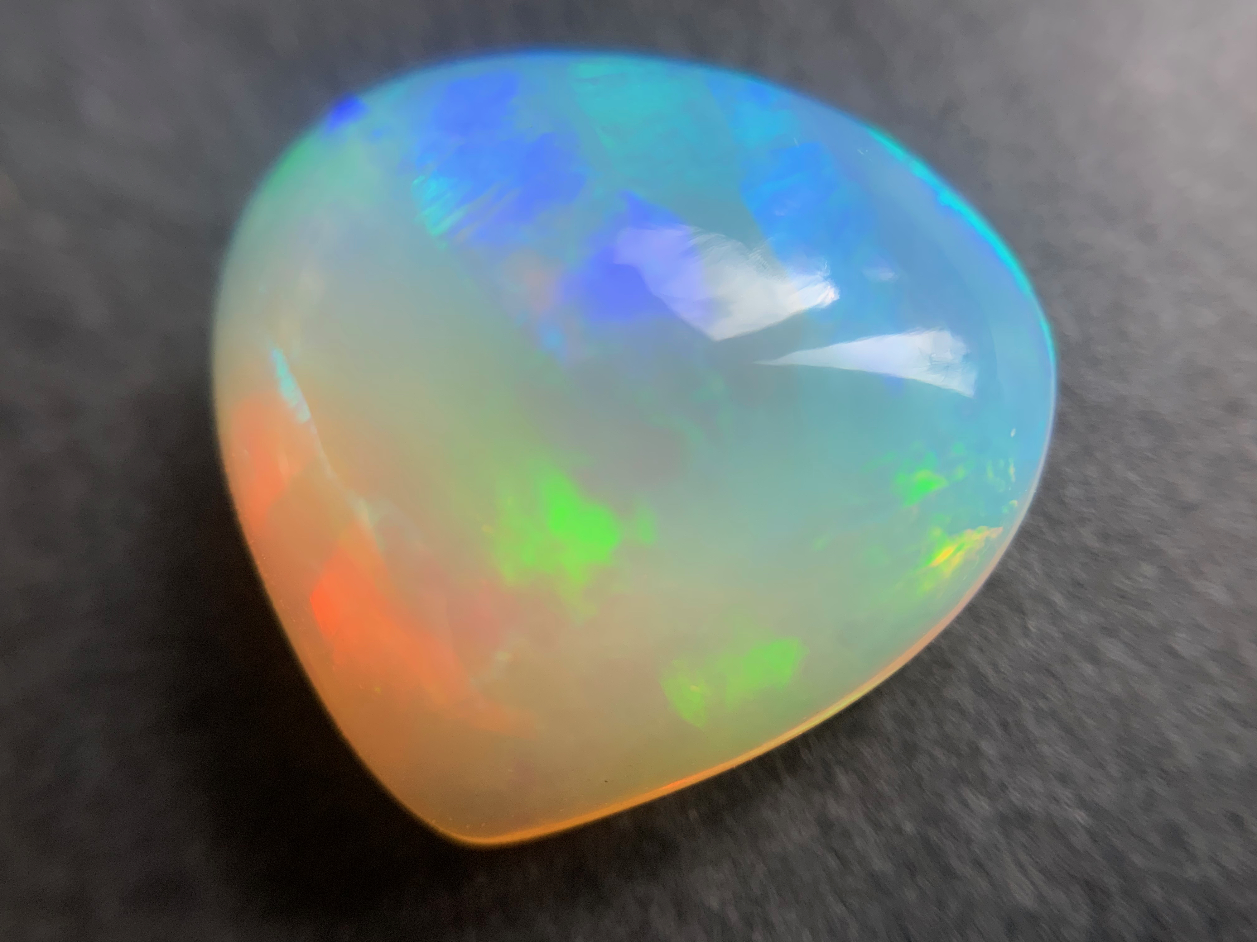 1 pcs  Crystal Opal -Welo - 7.48 ct - B 565