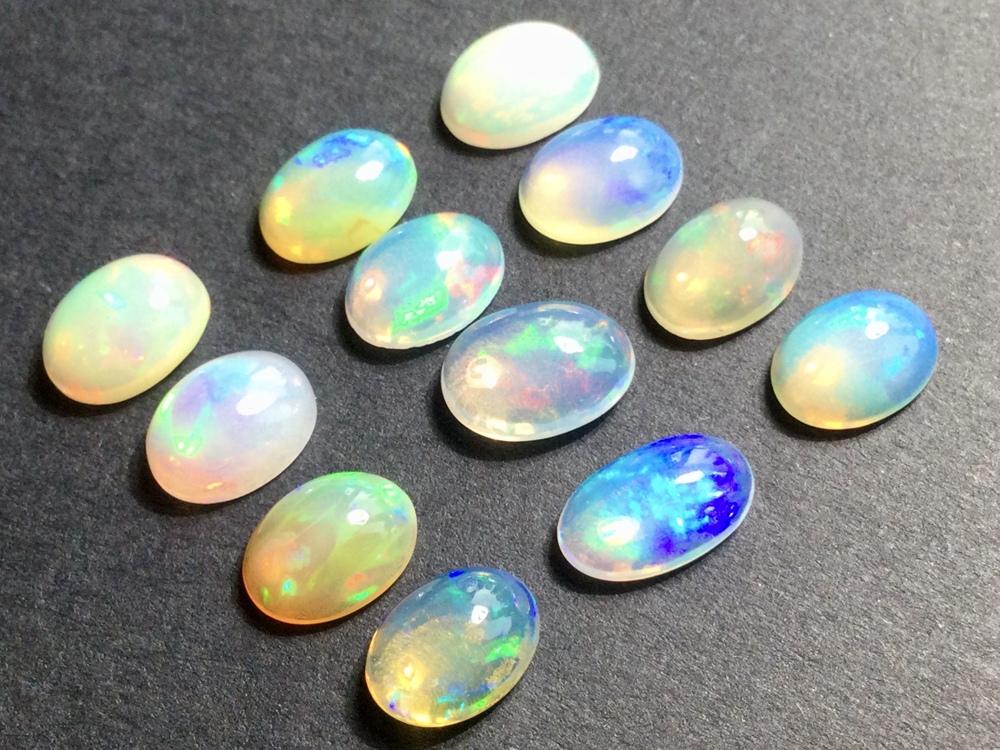 Konvolut von 12 Ethiopischen Welo -Crystal Opalen - 9.07 ct B 312