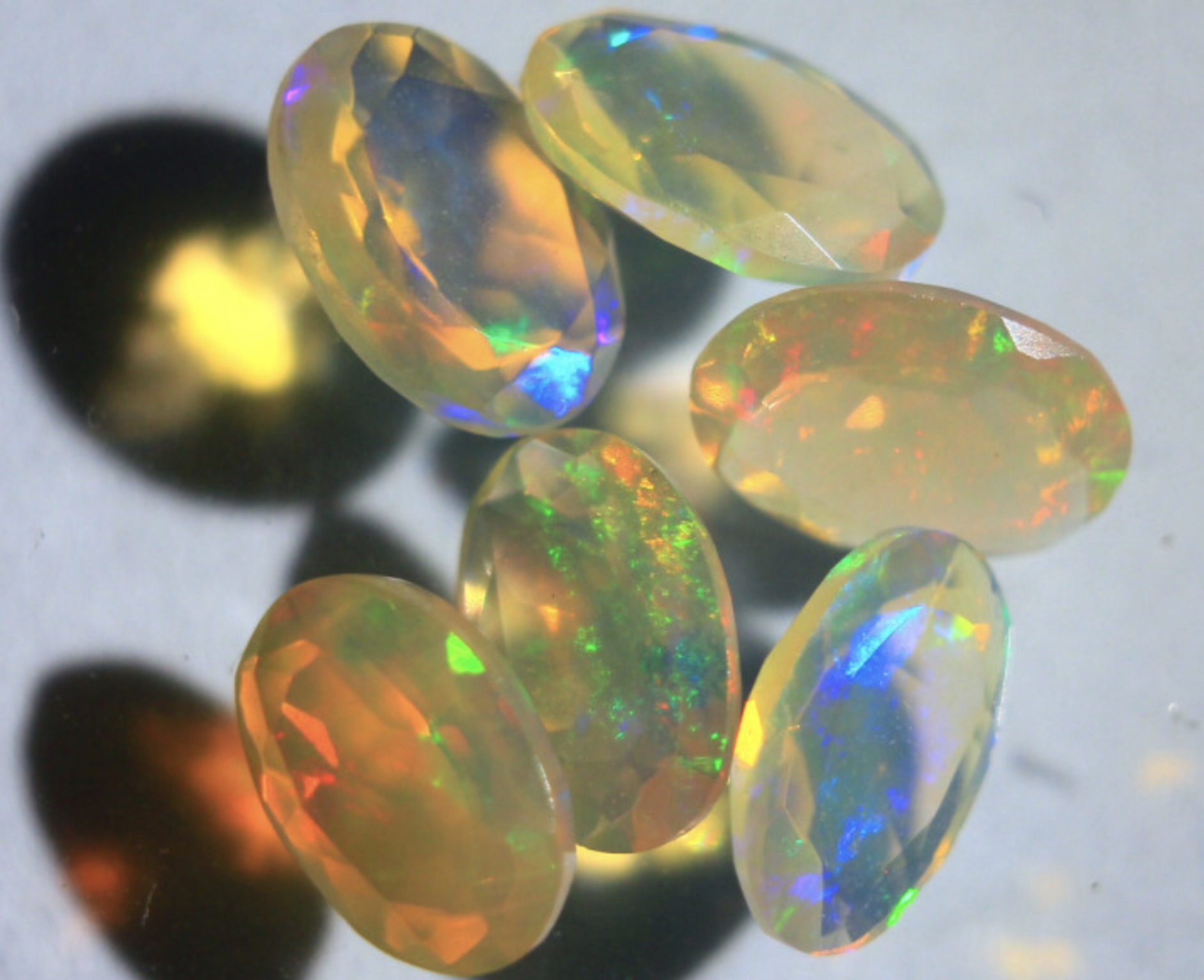  Konvolut von 6 ethiopischen( Welo) Crystal Opalen B 256 - 1.80 ct