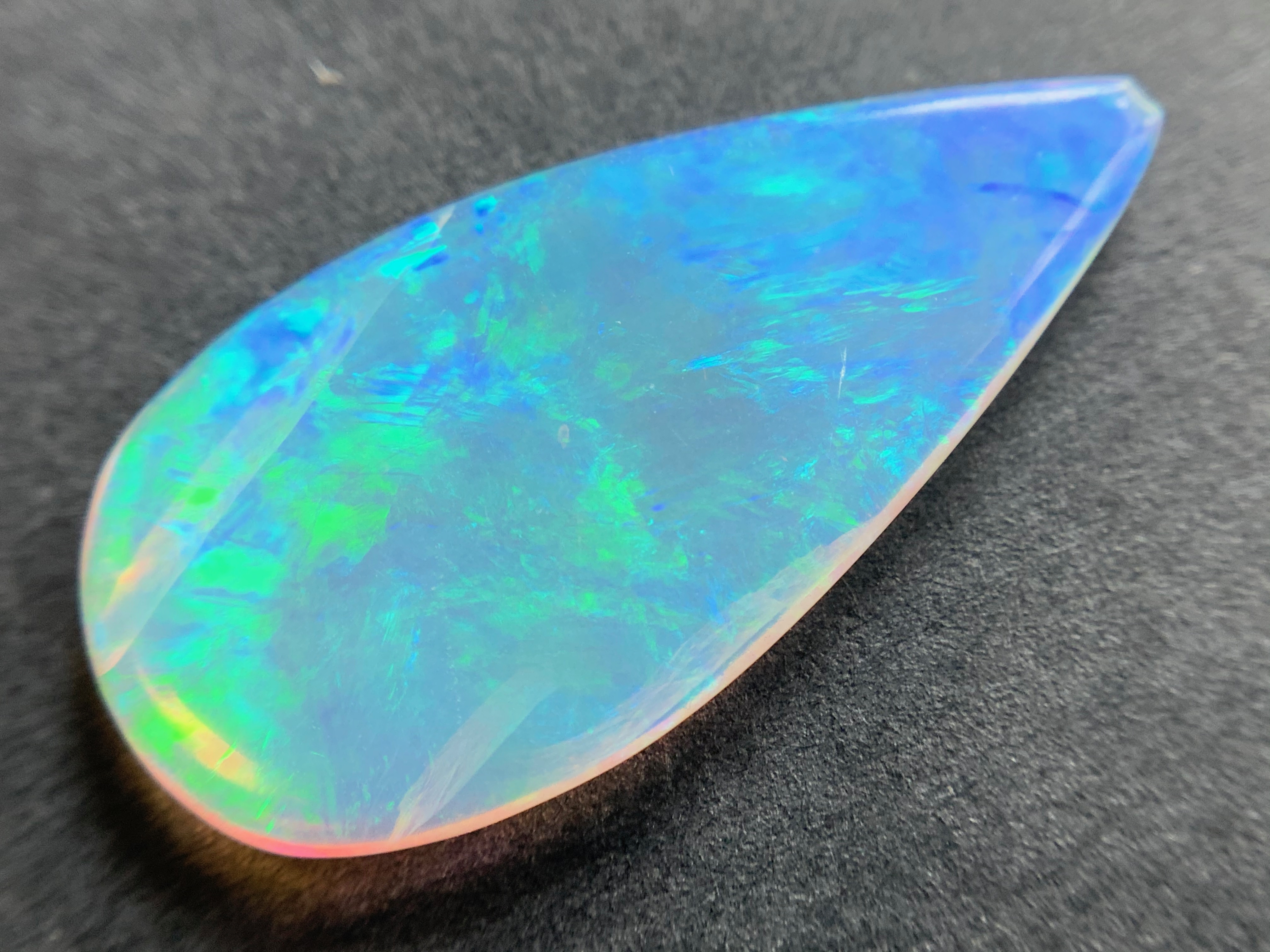 1 pcs Crystal Opal -Welo - 1.55 ct - B 604