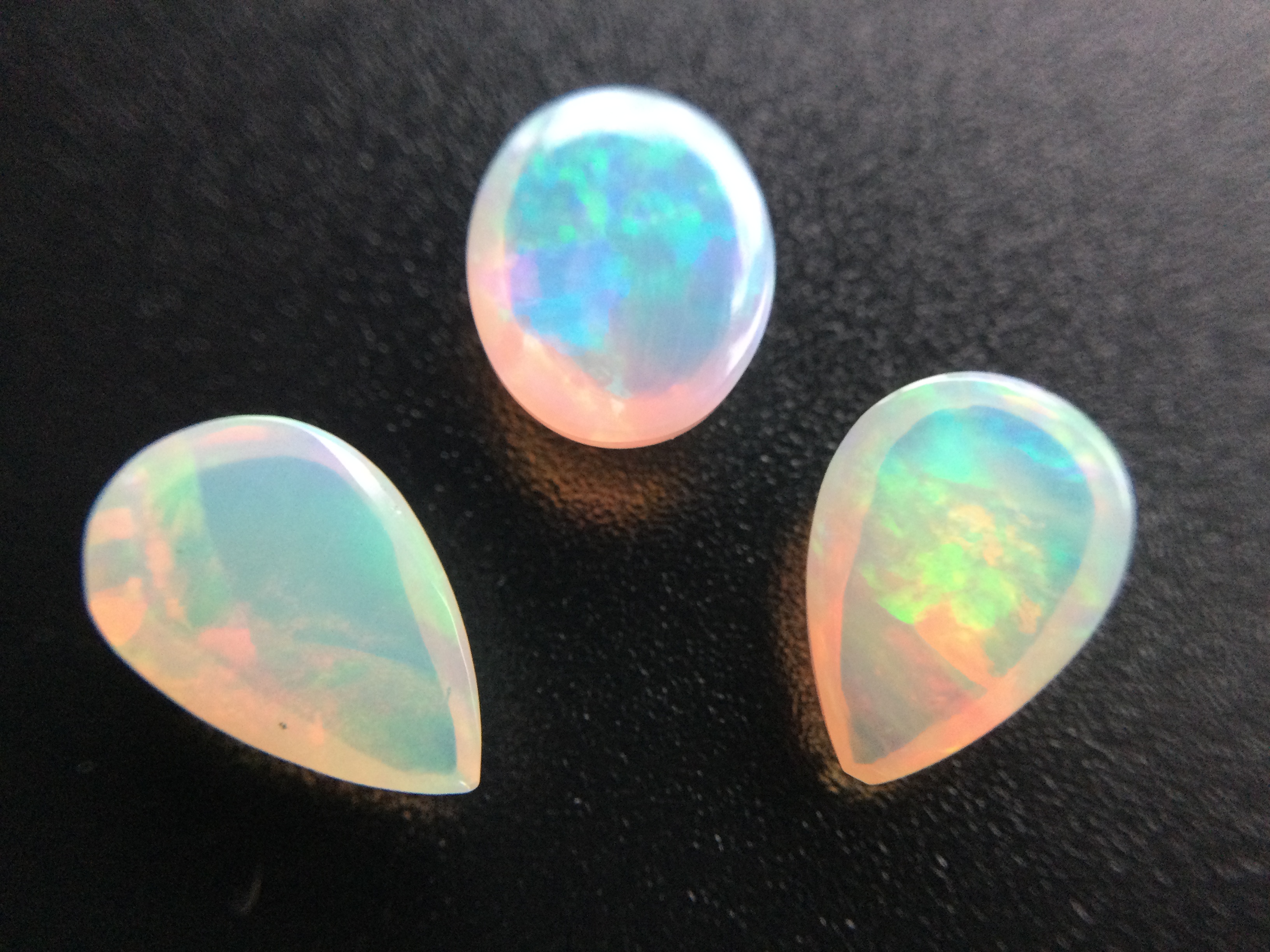 Konvolut von 3 Ethiopischen Welo -Crystal Opalen - 4.28 ct- B 190